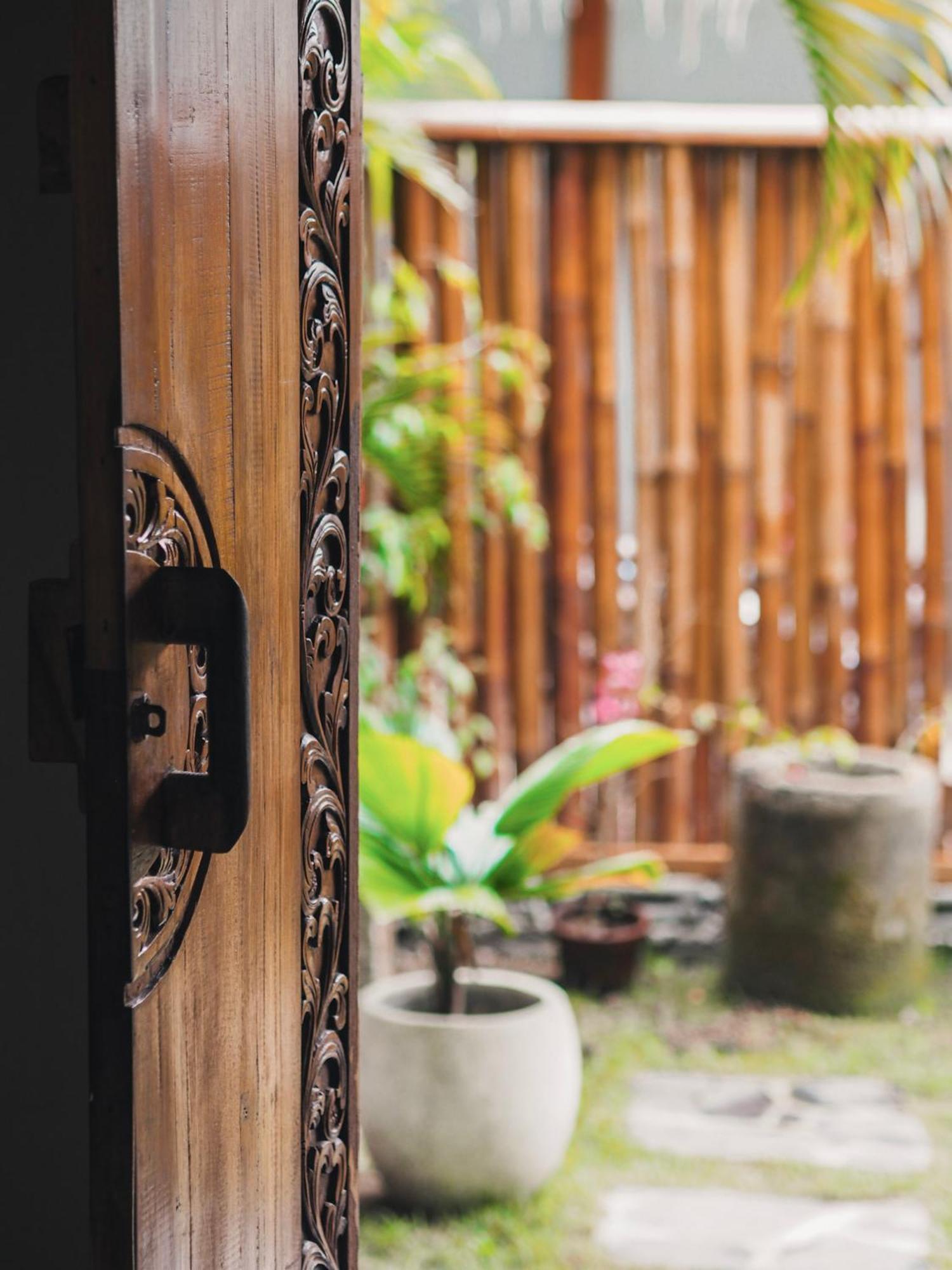 Secret Spot Surf And Stay Kuta  Exterior photo