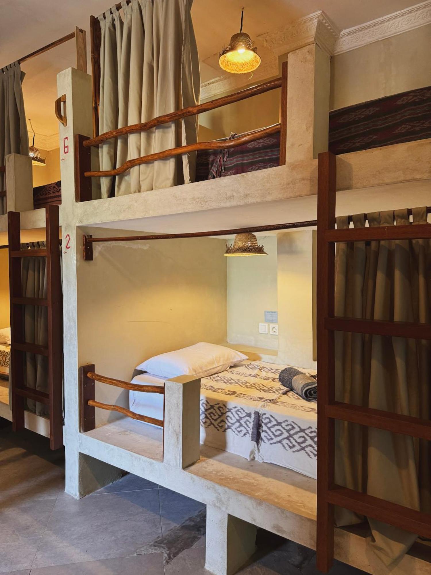 Secret Spot Surf And Stay Kuta  Exterior photo