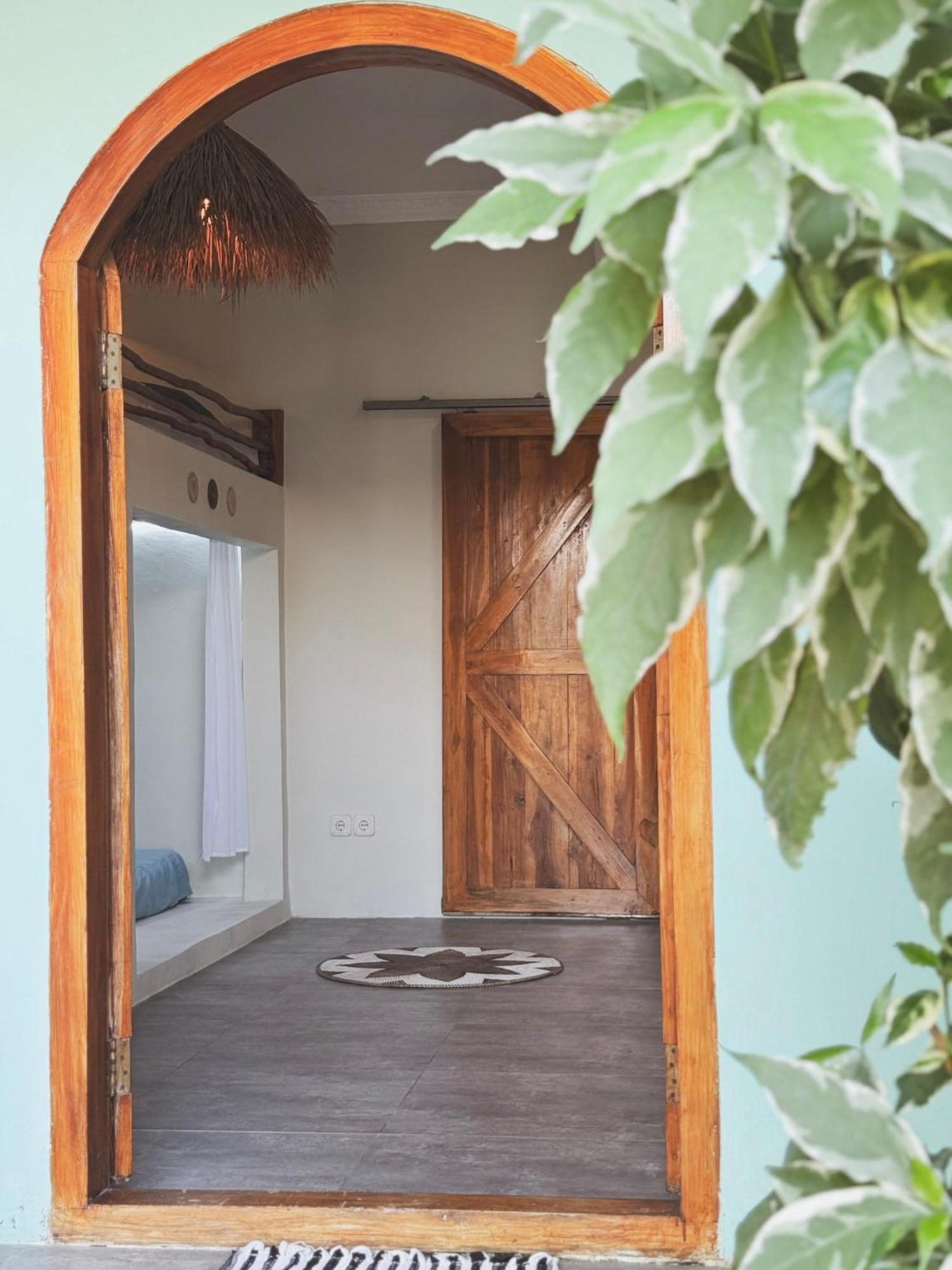 Secret Spot Surf And Stay Kuta  Exterior photo
